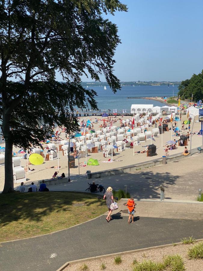 Strandblick Mit Strandkorb & Fahrraedern Γκλύξμπουργκ Εξωτερικό φωτογραφία